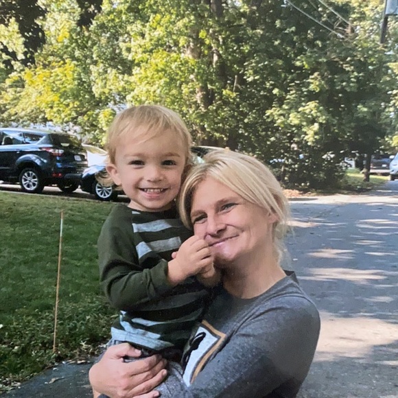 Meet your Posher, Peggy - Picture 2 of 3